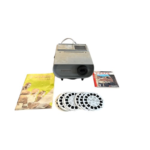 186 - View-Master 2D Projector, generally excellent in good pictorial box, with Peking 3-reels in booklet,... 