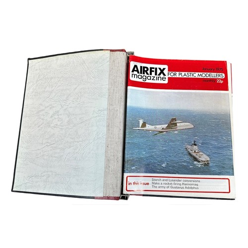 207 - Airfix. Airfix Magazine issues Jan-Dec 1975, generally excellent in excellent Airfix Magazine binder... 