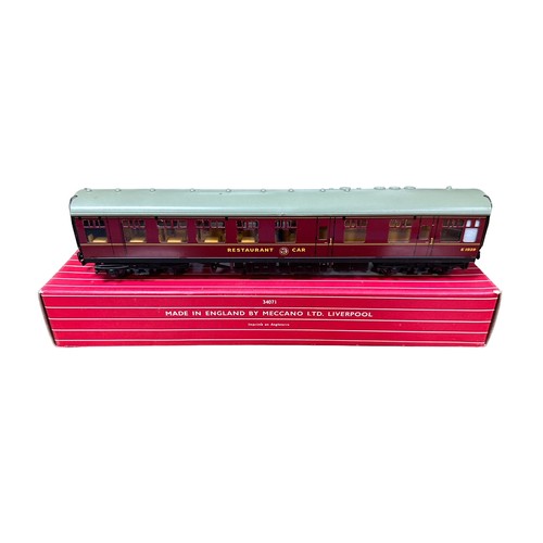 302 - Hornby Dublo. Collection of coaches, generally excellent in good plus to good boxes, with Nos. 4036,... 