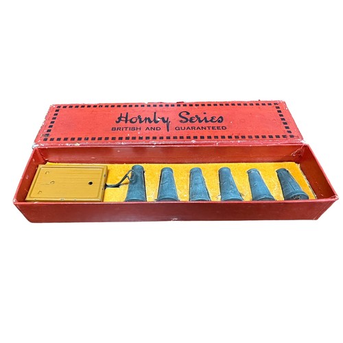 342 - Hornby Series (Dinky). Modelled Miniatures No.1 Station Staff 6 figures, generally good in good lift... 