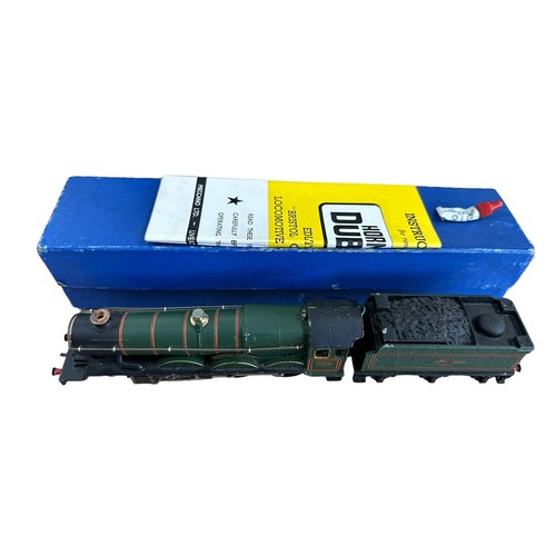 305 - Hornby Dublo. 3-rail BR green 7013 Bristol Castle 4-6-0 locomotive and tender No. EDLT20, generally ... 