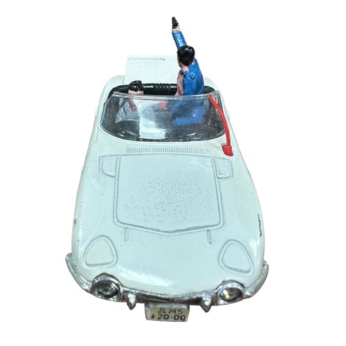 38 - Corgi James Bond 007 (You Only Live Twice) Toyota 2000 GT No. 336, generally excellent to good plus ... 