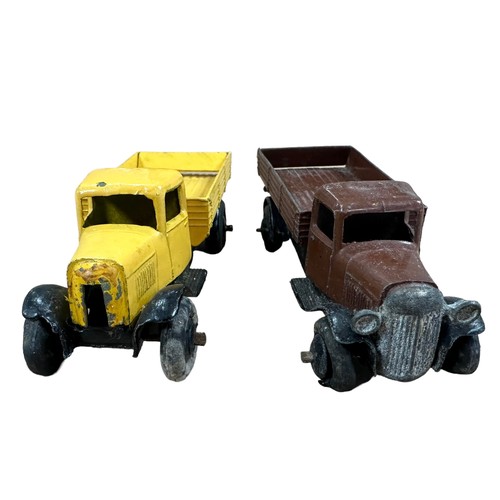 80 - Dinky post war 25 series lorries, generally good plus to good,  with Flat Truck (3) and Flatbed Open... 