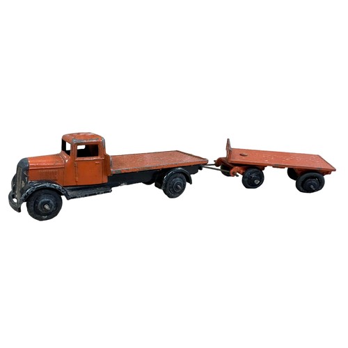 81 - Dinky Lorry collection, generally good to good fair, with Austin maroon and blue examples No. 30j (2... 