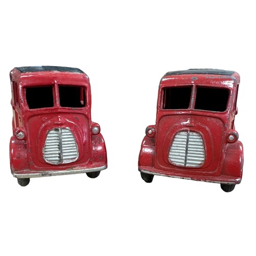 83 - Dinky Pair of Morris Royal Mail Van No. 260, generally good to good fair (some touching up). Content... 