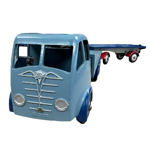 231 - Shackleton clockwork with key Foden F.G.6 Flat Bed lorry mid blue and blue chassis (clockwork motor ... 