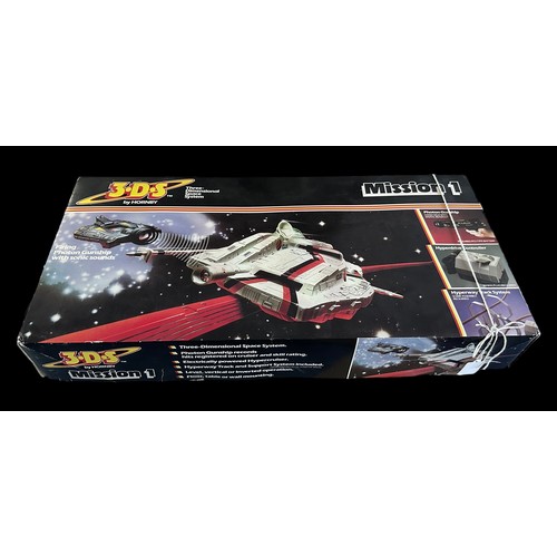 205 - Trio of space-themed toys, generally excellent in excellent to good plus boxes, with Hornby 3 D S Mi... 