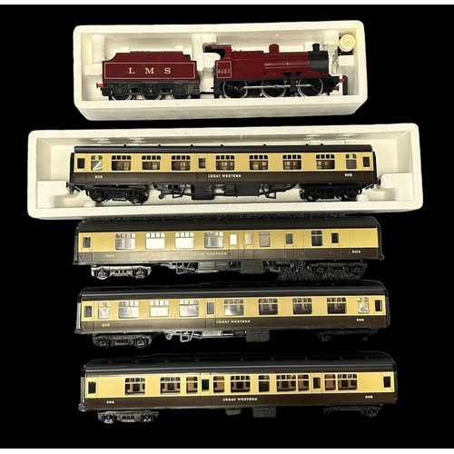 352 - Lima O gauge electric LMS maroon 4683 0-6-0 locomotive and tender, excellent in good box, plus unbox... 