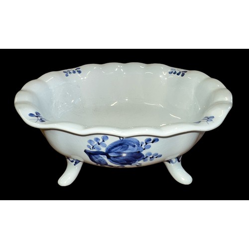 307 - Aluminia Royal Copenhagen hand painted Blue and White Blue Tranquebar four feet bowl / jardiniere. W... 