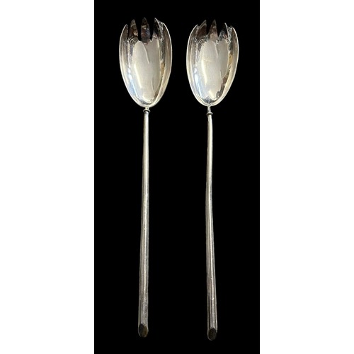 135 - Pair of early 20th Century Silver salad servers by Joseph Zweig, Birmingham. Hallmarked as such (bot... 