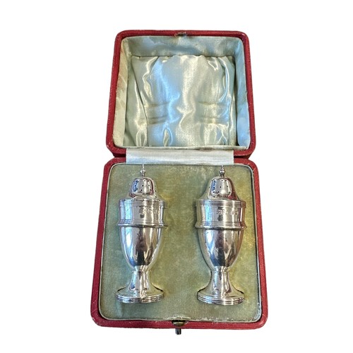 136 - Boxed pair of Barker Brothers silver Pepperettes (Pepper Shakers). Held in presentation case. Each h... 