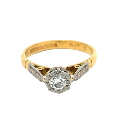 36 - A hallmarked 18ct yellow gold and platinum diamond illusion ring, weight 2.69g. Size J. Diamond appr... 