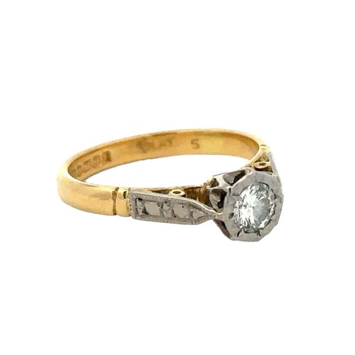 36 - A hallmarked 18ct yellow gold and platinum diamond illusion ring, weight 2.69g. Size J. Diamond appr... 