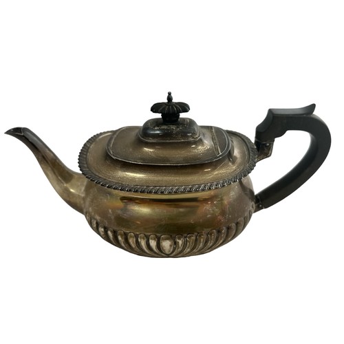 150 - A Georgian style Mappin & Webb teapot with marks for Sheffield 1922. Total weight 690g.