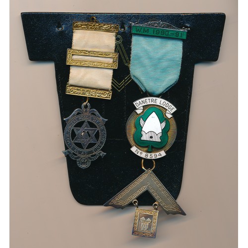 185 - Masonic Jewel pair for Danetre Lodge, Daventry. With Green & White enamel Danetre Lodge No. 8594 Han... 