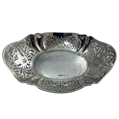 125 - A large silver filigree dish by R.F. Mosley & Co, Sheffield 1927. Weight 333g. Approx 30cm x 19.5cm.... 