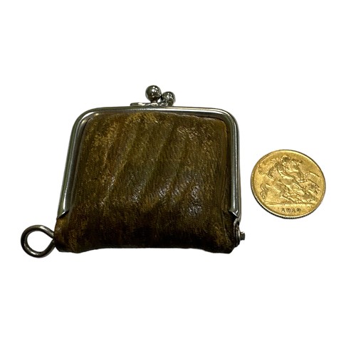 158 - 1913 half sovereign fine with small coin purse