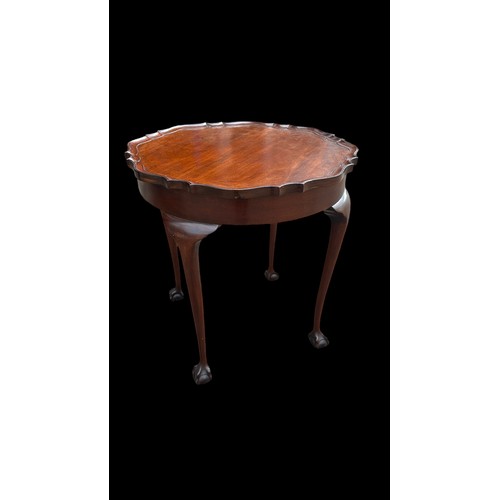 337 - Walnut Pie Crust Occasional table, stood on four legs with claw & ball feet. Height 72cm, diameter a... 