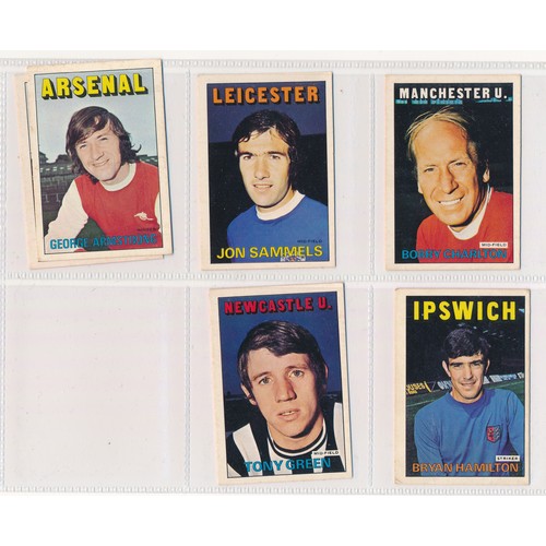 376 - A. & B.C. 1972 Footballers orange/red (52), generally in very good condition.