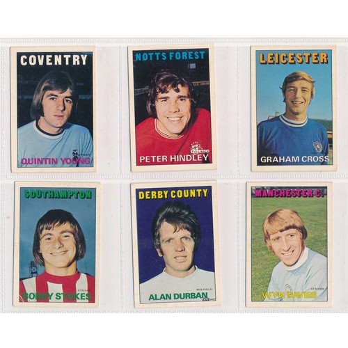 376 - A. & B.C. 1972 Footballers orange/red (52), generally in very good condition.