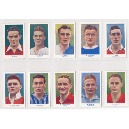 315 - Hill 1939 Famous Footballers (Proprietors of HY. Archer) set of 50, sleeved in excellent condition. ... 