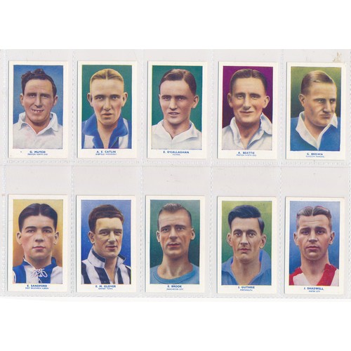 315 - Hill 1939 Famous Footballers (Proprietors of HY. Archer) set of 50, sleeved in excellent condition. ... 