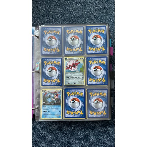 398 - Folder containing Pokemon card sets from Heart Gold & Soul Silver, Platinum Series. 1x complete set ... 