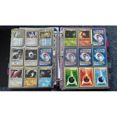 398 - Folder containing Pokemon card sets from Heart Gold & Soul Silver, Platinum Series. 1x complete set ... 