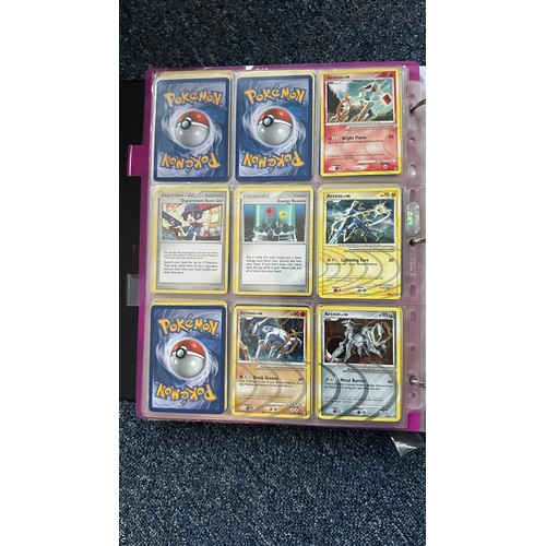 398 - Folder containing Pokemon card sets from Heart Gold & Soul Silver, Platinum Series. 1x complete set ... 