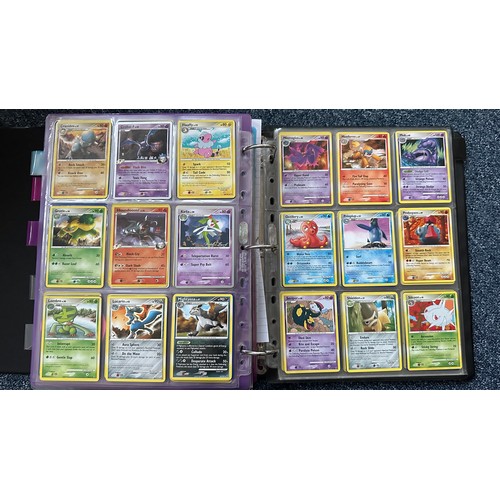 398 - Folder containing Pokemon card sets from Heart Gold & Soul Silver, Platinum Series. 1x complete set ... 