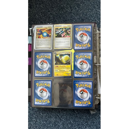 398 - Folder containing Pokemon card sets from Heart Gold & Soul Silver, Platinum Series. 1x complete set ... 