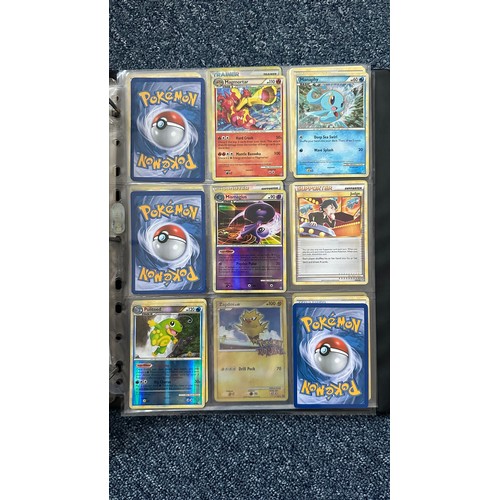 398 - Folder containing Pokemon card sets from Heart Gold & Soul Silver, Platinum Series. 1x complete set ... 