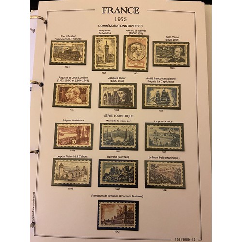 38 - France middle to modern M and U collection in two binders with a good range of commem sets and issue... 