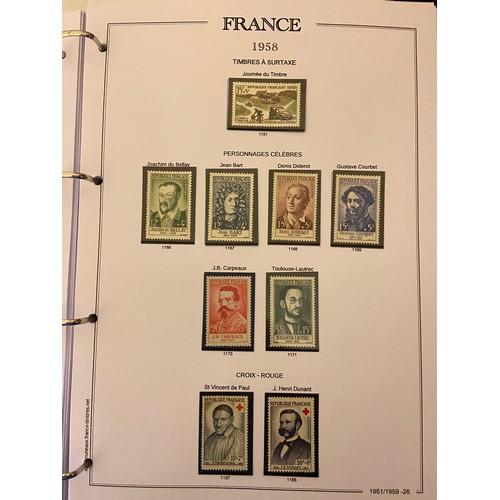 38 - France middle to modern M and U collection in two binders with a good range of commem sets and issue... 