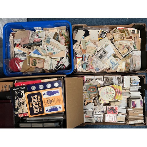 361 - Large trade card accumulation in 4 large boxes (2 of which are fruit trays), in mixed condition but ... 