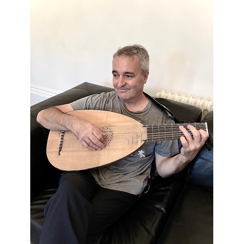 3 - Renaissance Lute lesson/s (1 hour or 2x 1/2 hour). Lute provided.
If you fancy playing the lute and ... 