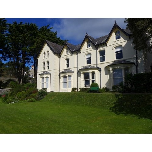 31 - A week’s stay in a family flat on the top floor of Bryntegwel, an historic Edwardian House in Aberdy... 