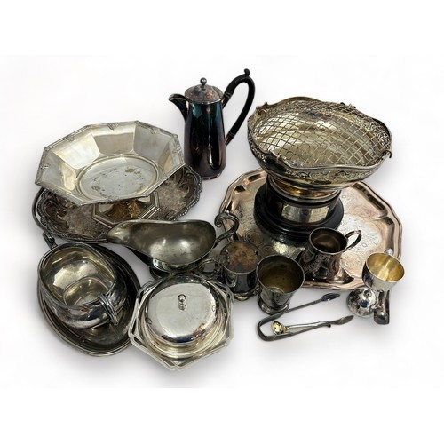 208 - A range of silver plate / EPNS items.