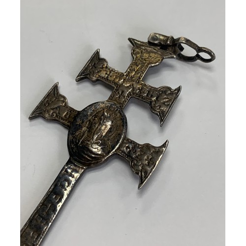 92 - 18th Century hallmarked silver Plague cross by Benjamin Mordecai / Benjamin Montague, wearable as pe... 