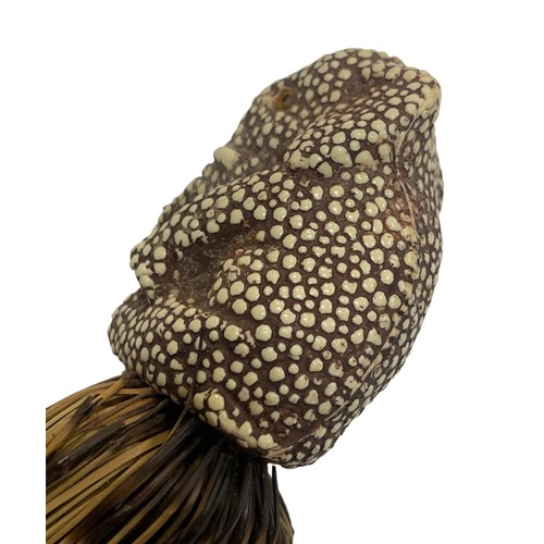 263A - Elephant headed crumb brush, elephant topper made of resin (or similar). Elephant height 5cm, overal... 