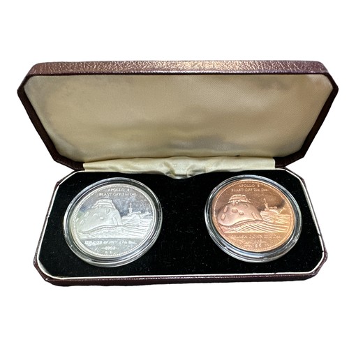 171 - Apollo 8 Journey Round the Moon silver/copper medal twin set, in presentation case with certificate ... 