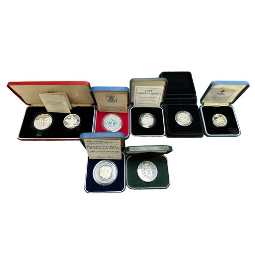 258 - World coin silver proofs (8) with Barbados 1997 $1, GB crown 1977, 1981, £2 1986, 1995 WWII, Iceland... 