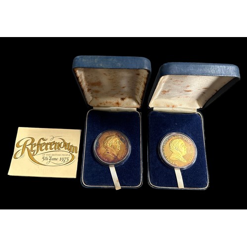 186 - Collection of commemorative medals with cased Cunard Queen Elizabeth final voyage silver and bronze ... 