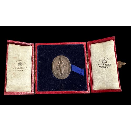 186 - Collection of commemorative medals with cased Cunard Queen Elizabeth final voyage silver and bronze ... 