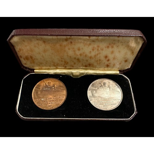 186 - Collection of commemorative medals with cased Cunard Queen Elizabeth final voyage silver and bronze ... 