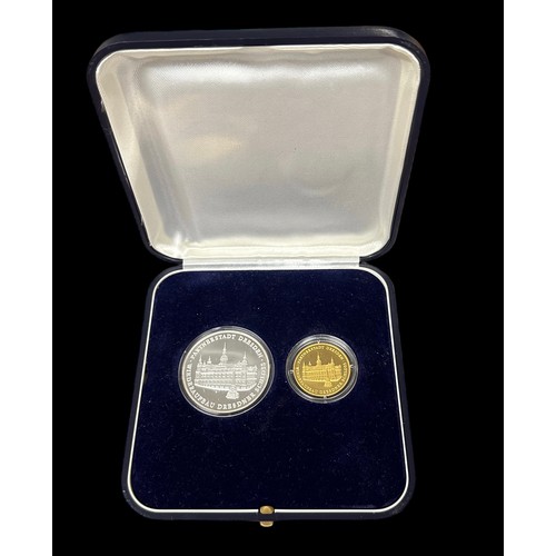 178 - Reconstruction of Dresden Castle .999 gold proof (10g) and silver proof medal twin set in case of is... 