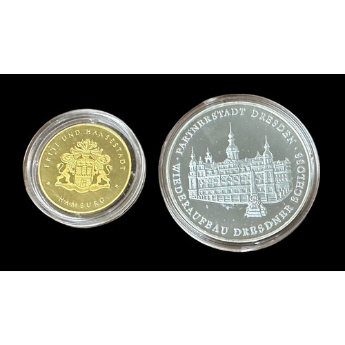 178 - Reconstruction of Dresden Castle .999 gold proof (10g) and silver proof medal twin set in case of is... 