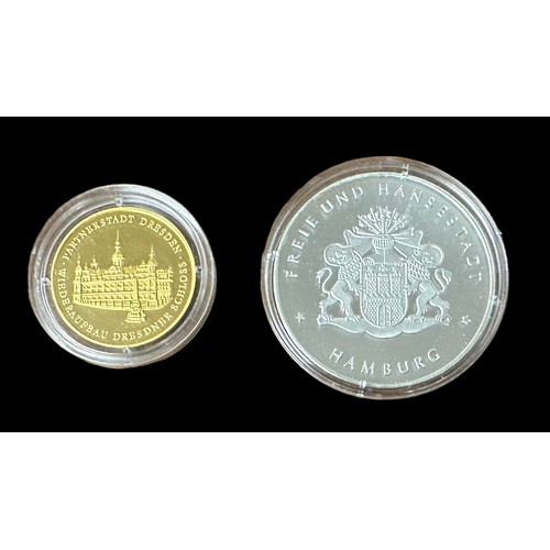 178 - Reconstruction of Dresden Castle .999 gold proof (10g) and silver proof medal twin set in case of is... 