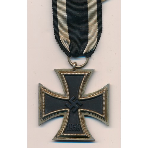 29 - Germany - Second World War, Third Reich Iron Cross 1939-1945, second class. With incorrect 1914 Iron... 