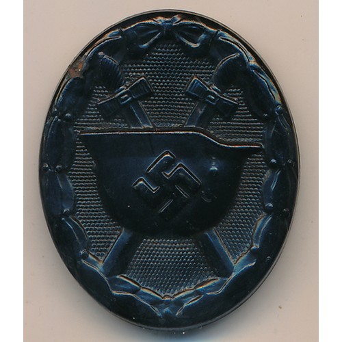 62 - Germany, Second World War Third Reich Black wound badge, hollow reverse.